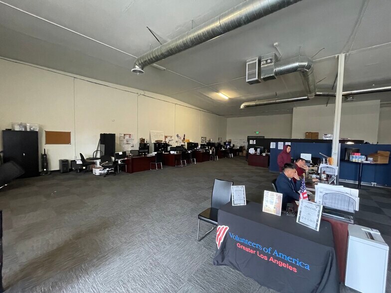 More Photos Of 961 W Compton Blvd, Compton Freestanding For Sale