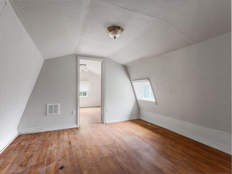 More Photos Of 2510 NE 54th St, Vancouver Land For Sale