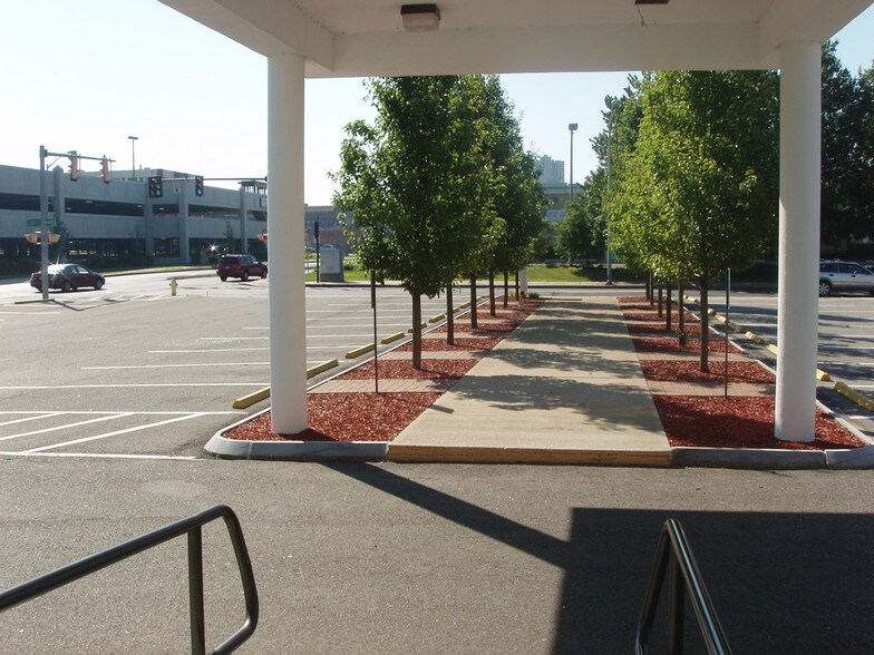 More Photos Of 80 Congress St, Springfield Medical For Sale