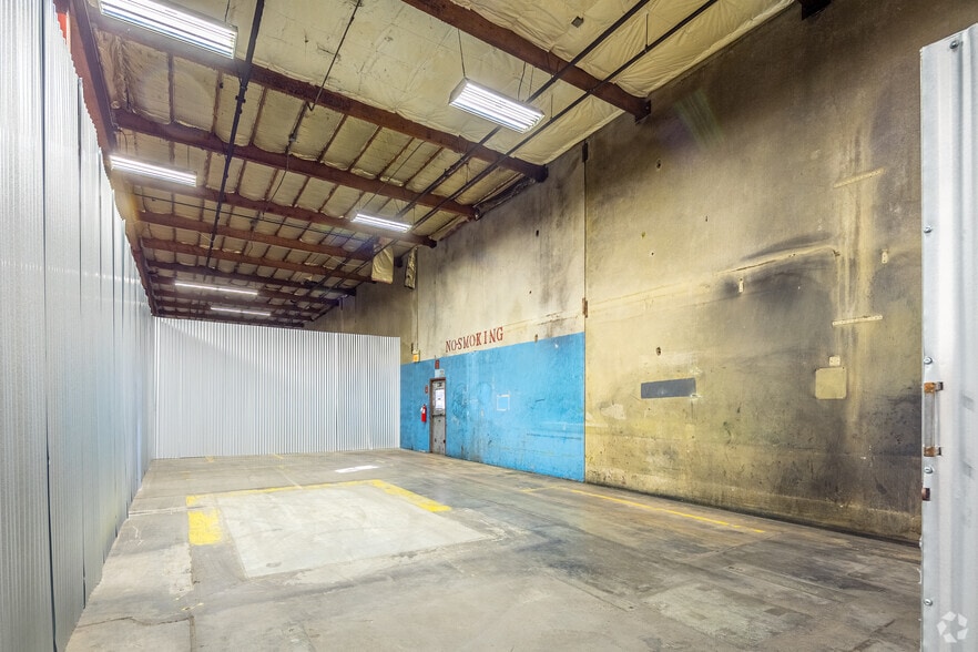 More Photos Of 6035 NE 92nd Dr, Portland Warehouse For Lease