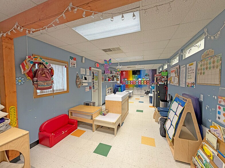 More Photos Of 2 Westwood Dr, Steeleville General Retail For Sale
