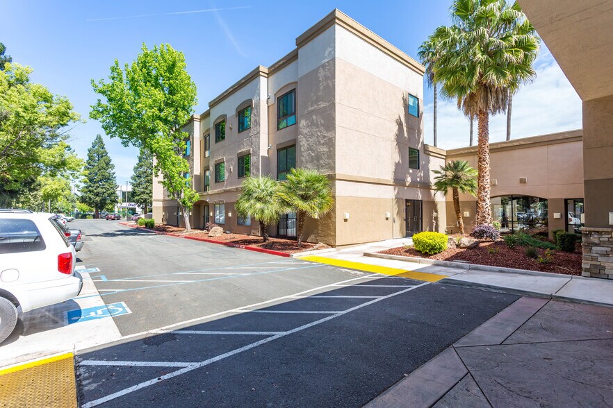 More Photos Of 11260 Point East Dr, Rancho Cordova Apartments For Sale