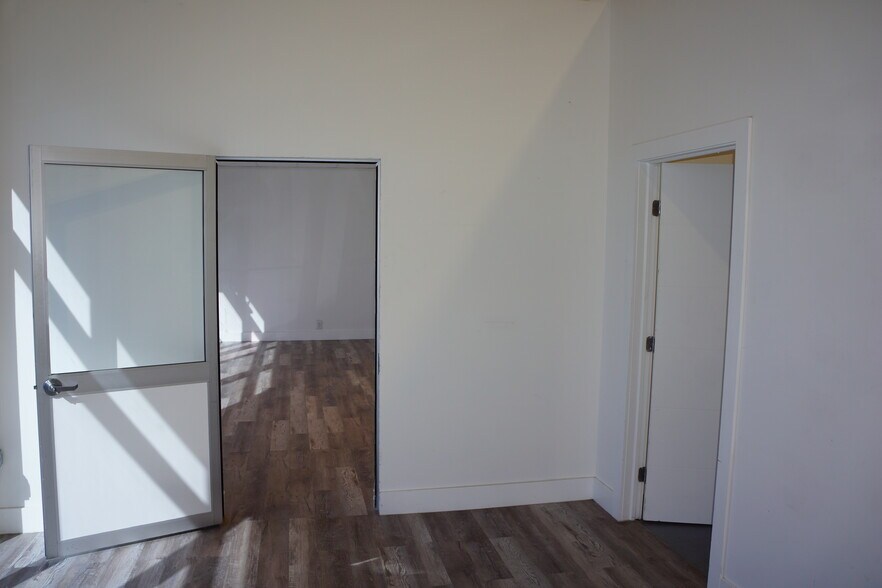 More Photos Of 755-833 NW 167th St, Miami Flex For Lease