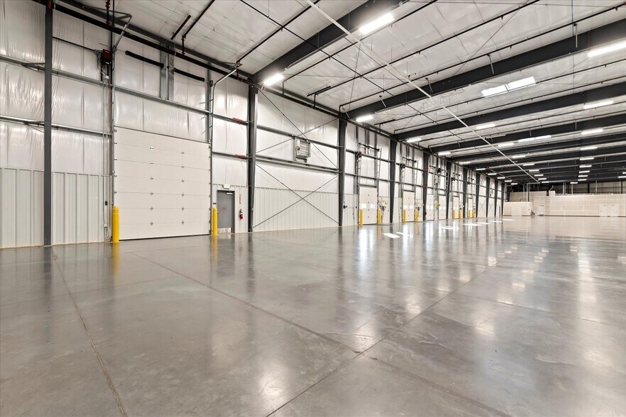 More Photos Of 3515 E Linden St, Caldwell Manufacturing For Lease