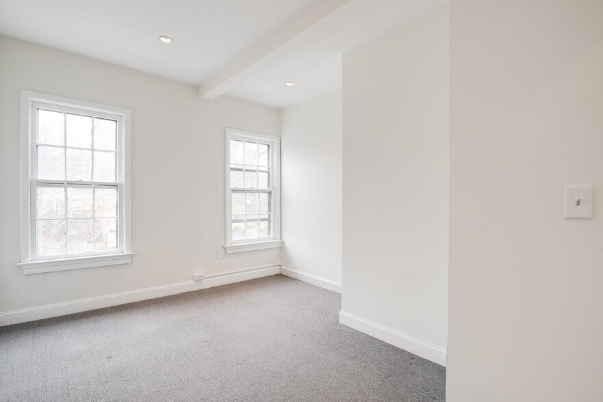 More Photos Of 1804 T St NW, Washington Office For Lease