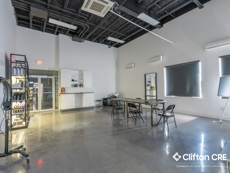 More Photos Of 1 Kero Rd, Carlstadt Showroom For Lease