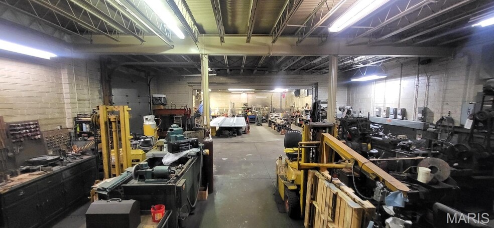 More Photos Of 4545 Olive St, Saint Louis Industrial For Sale