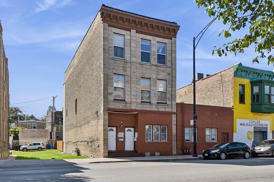 More Photos Of 2135 W Armitage Ave, Chicago Apartments For Sale
