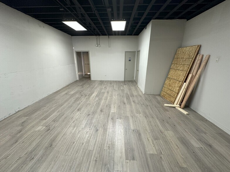 More Photos Of 2621 34th St, Lubbock Freestanding For Sale