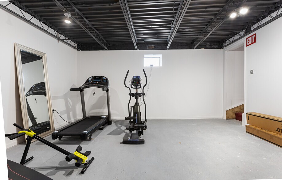 More Photos Of 2926 Mountain Rd, Pasadena Storefront Retail Office For Sale