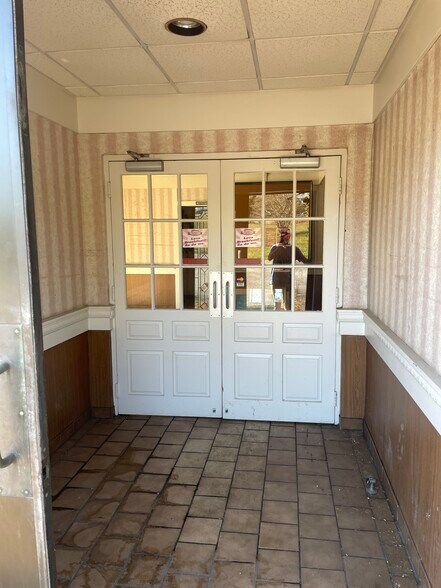 More Photos Of 3352 15th Avenue Blvd SE, Conover Restaurant For Sale