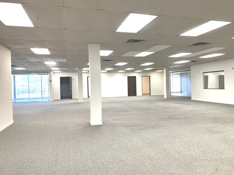 More Photos Of 3530 Forest Ln, Dallas Office For Lease