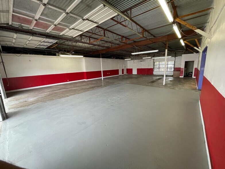 More Photos Of 2116 Fry Rd, Houston Auto Repair For Lease
