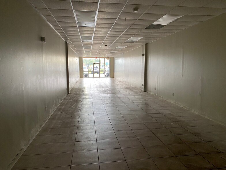 More Photos Of 11275 US Highway 98 W, Miramar Beach General Retail For Lease