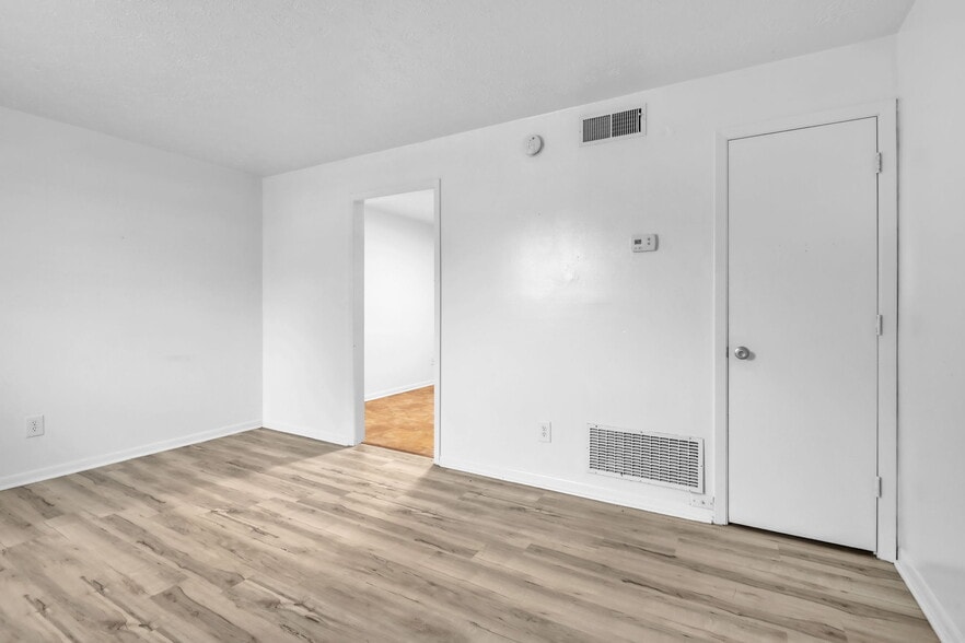 More Photos Of 4700 Upchurch Rd, Knoxville Apartments For Sale