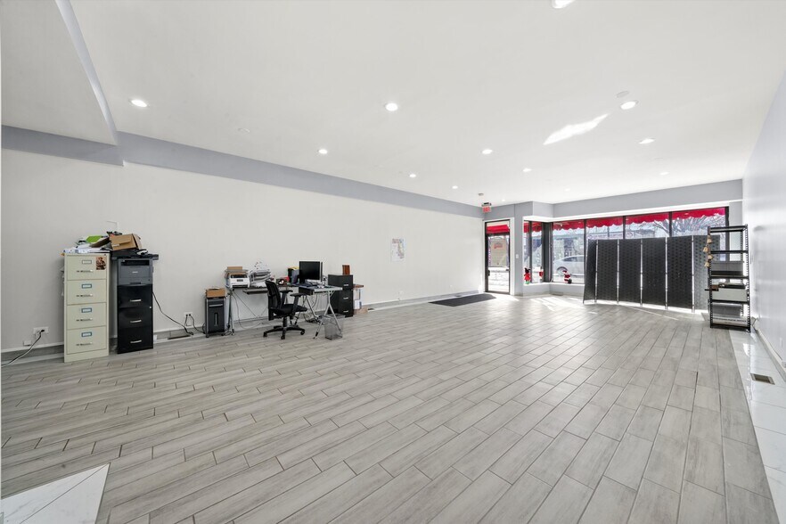 More Photos Of 2022-2026 W 95th St, Chicago Office Residential For Sale