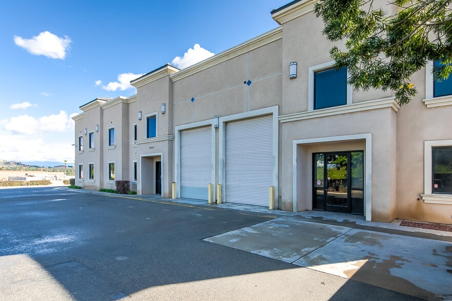 More Photos Of 5908 Jasmine St, Riverside Warehouse For Lease