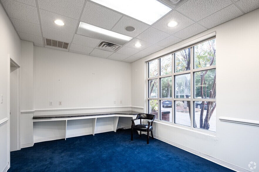 More Photos Of 1037 Chuck Dawley Blvd, Mount Pleasant Office Residential For Lease