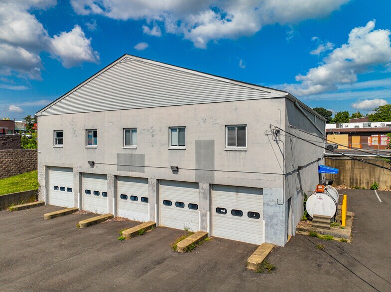 More Photos Of 543 Marshall St, Phillipsburg Light Distribution For Sale