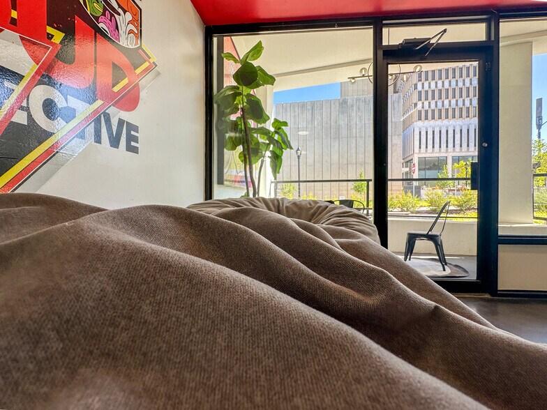 More Photos Of 17 College St, Greenville Storefront Retail Office For Lease