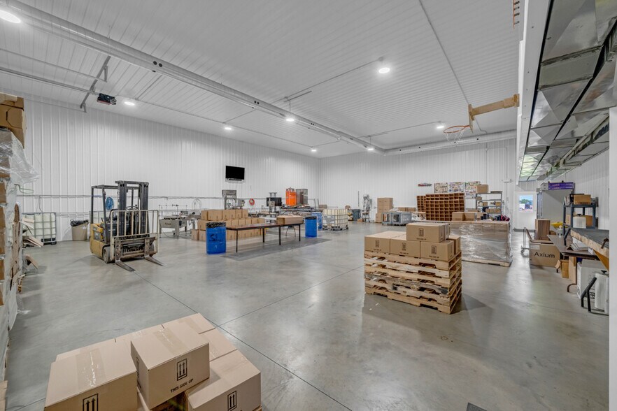 More Photos Of 2618 Eastgate Dr, Boone Industrial For Sale