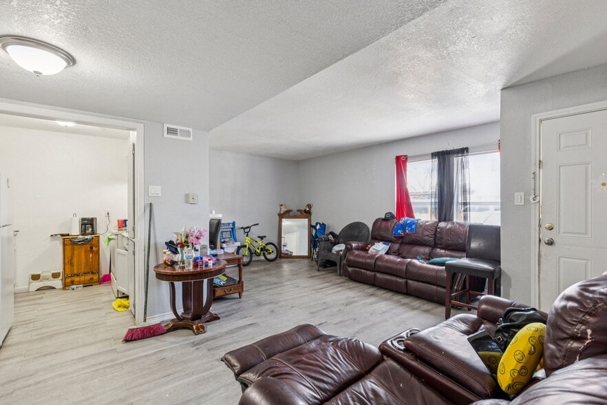 More Photos Of 500 Haley St, Irving Apartments For Sale