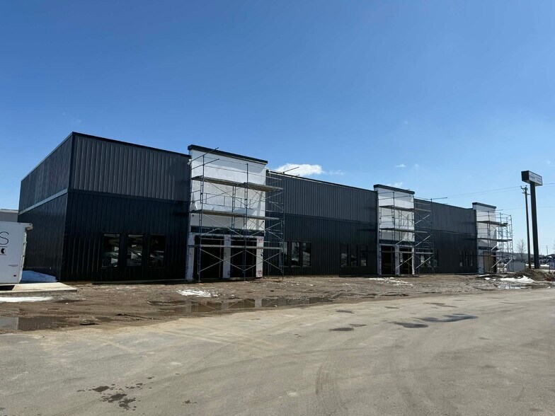 More Photos Of 3501 Main Ave, Fargo Flex For Lease
