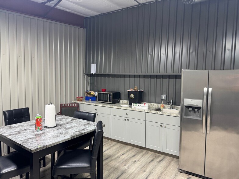 More Photos Of 12405 W Glendale Ave, Glendale Industrial For Sale