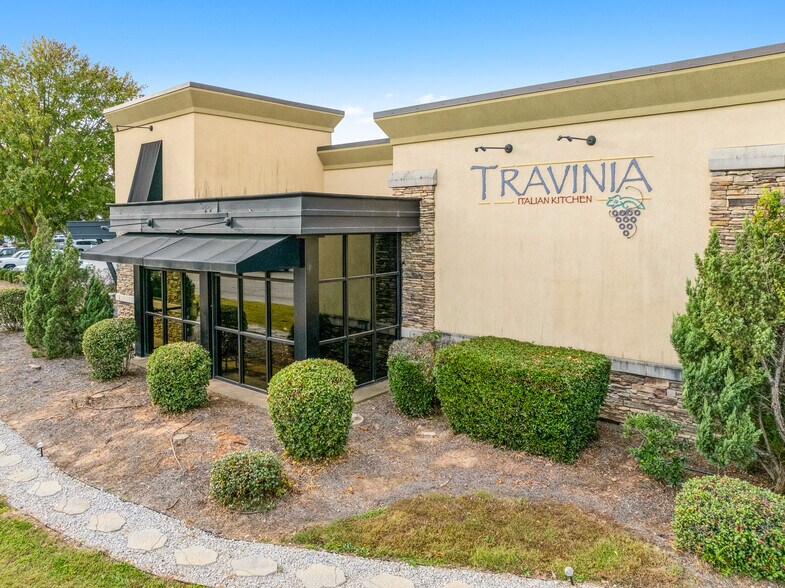 More Photos Of 5074 Sunset Blvd, Lexington Restaurant For Sale