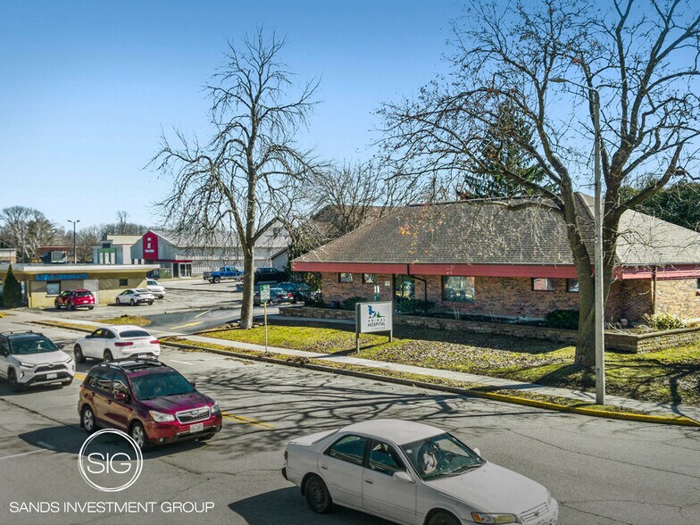 Primary Photo Of 203 W Verona Ave, Verona Veterinarian Kennel For Sale