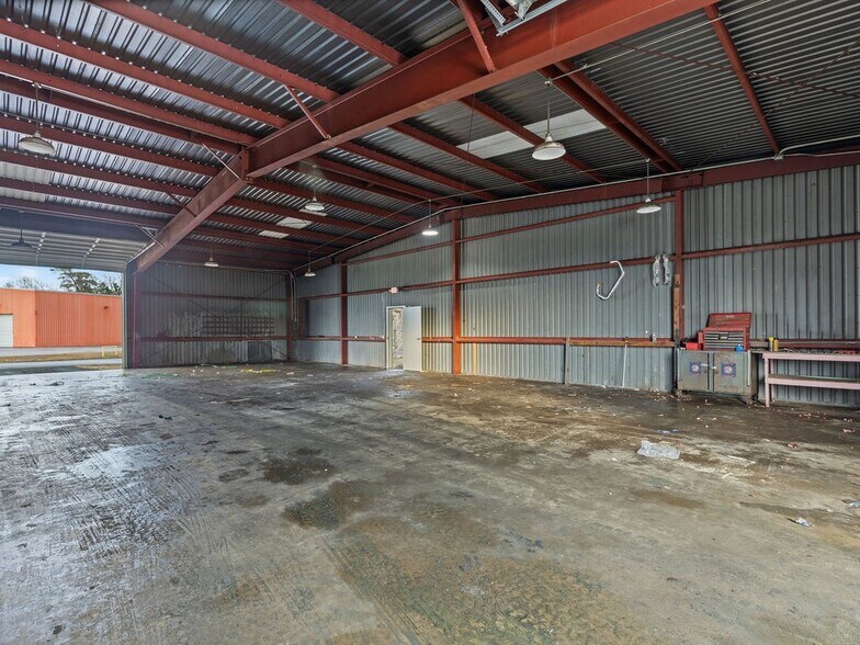 More Photos Of 2216 N Timberland Dr, Lufkin Industrial For Sale