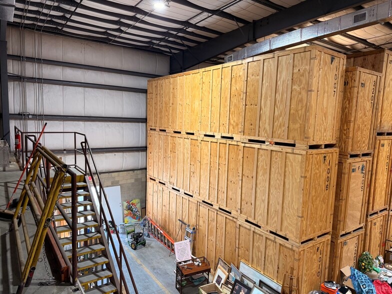 More Photos Of 5607 8th St W, Lehigh Acres Warehouse For Lease