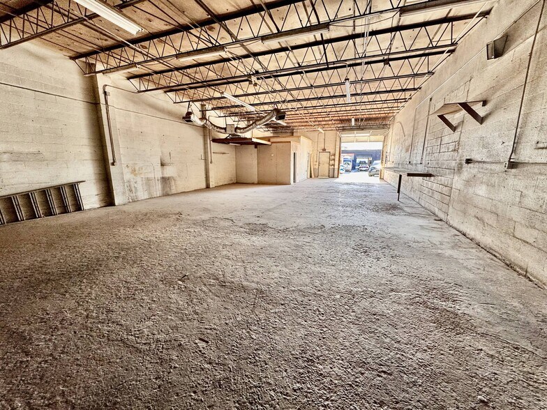 More Photos Of 4055-4059 7th Ter, Saint Petersburg Warehouse For Lease