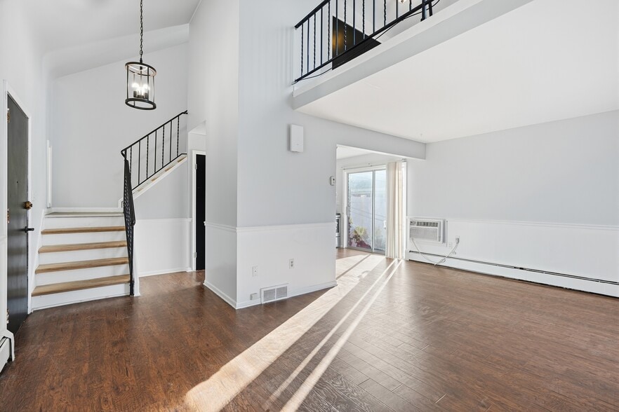 More Photos Of 3915 Devon Rd, Royal Oak Apartments For Sale