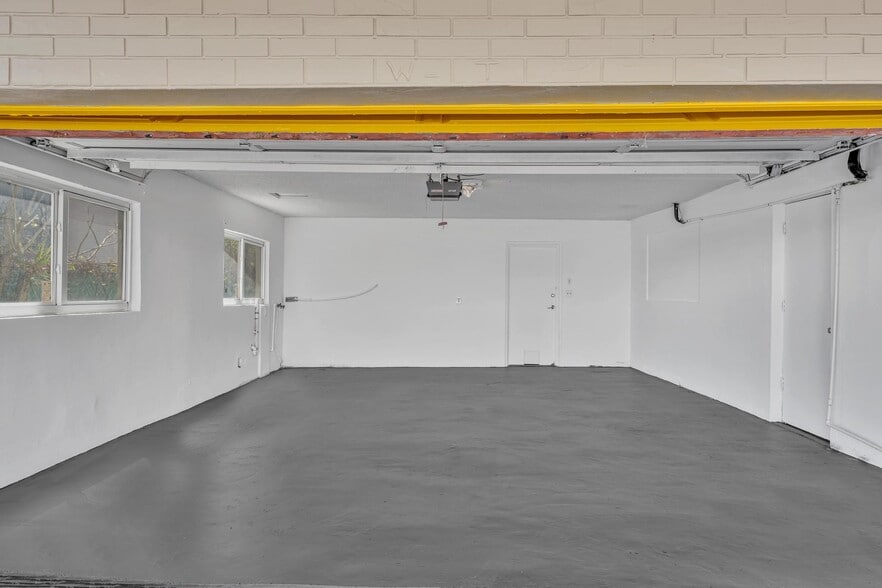 More Photos Of 2140-2160 NW 29th St, Oakland Park Apartments For Sale