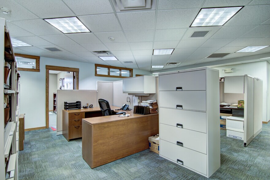 More Photos Of 3624 Oakwood Hills Pky, Eau Claire Office For Sale