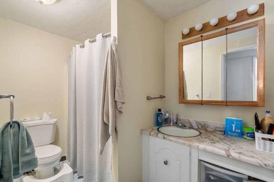 More Photos Of 596 Boston Post Rd E, Marlborough Apartments For Sale