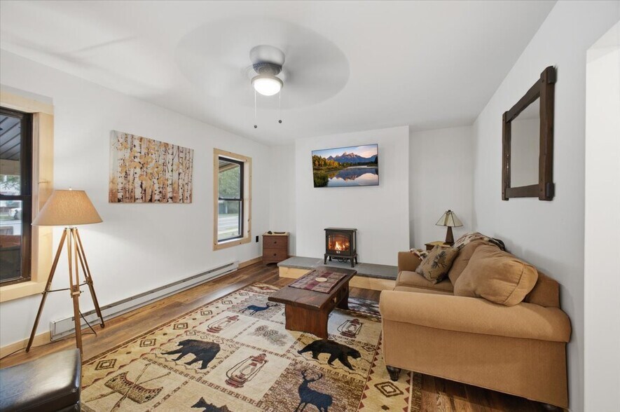 More Photos Of 6275 State Highway 30, Indian Lake Flex For Sale