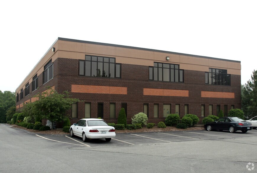 More Photos Of 6 Blackstone Valley Pl, Lincoln Medical For Sale