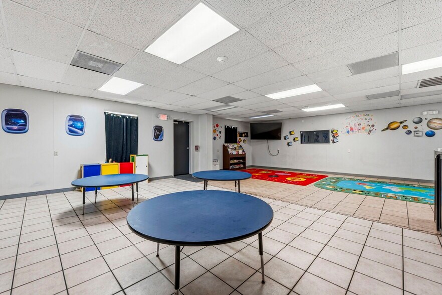 More Photos Of 16737 Sprawling Oaks Dr, Conroe Daycare Center For Sale