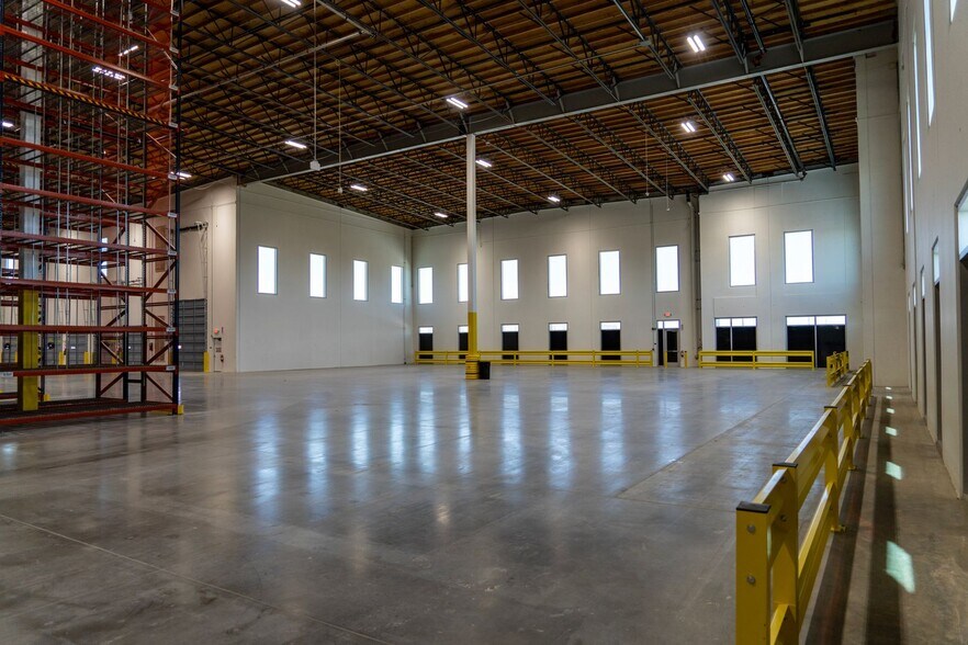 More Photos Of Rogers Rd, Patterson Industrial For Lease