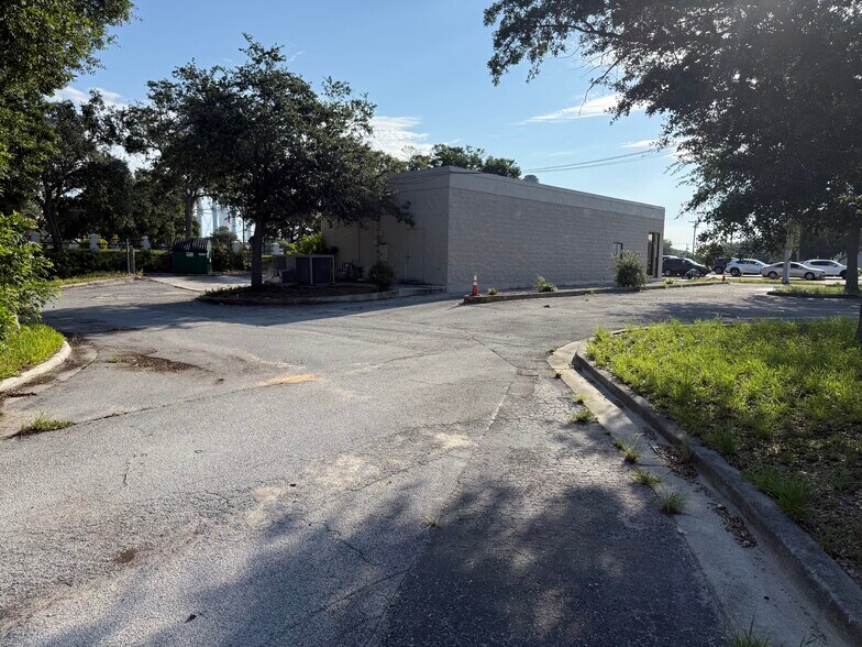 More Photos Of 209 S Cocoa Blvd, Cocoa Fast Food For Lease
