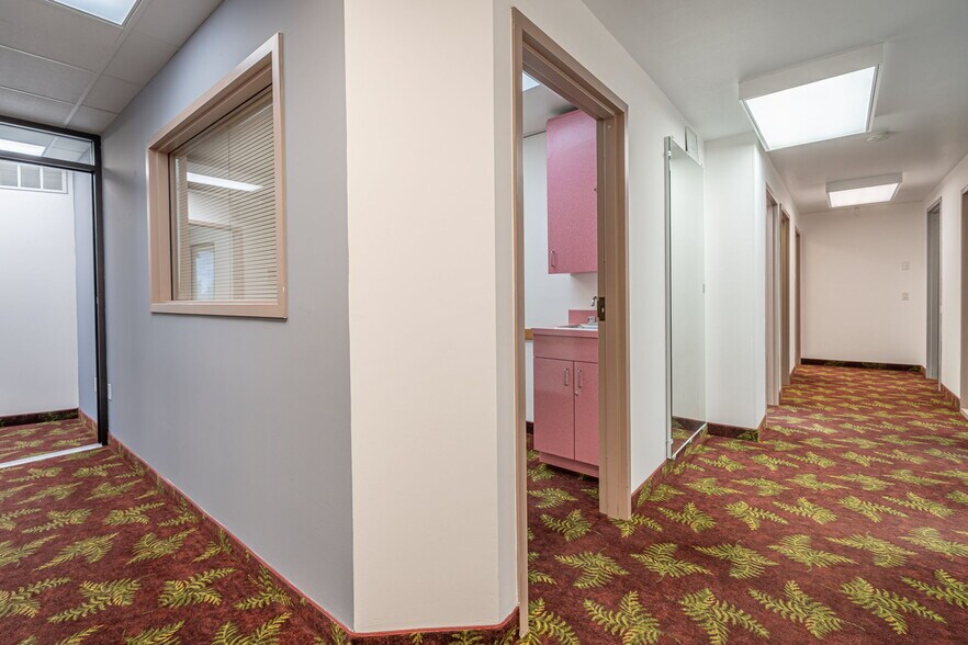 More Photos Of 1080 Caroline Dr, Washington Office For Sale