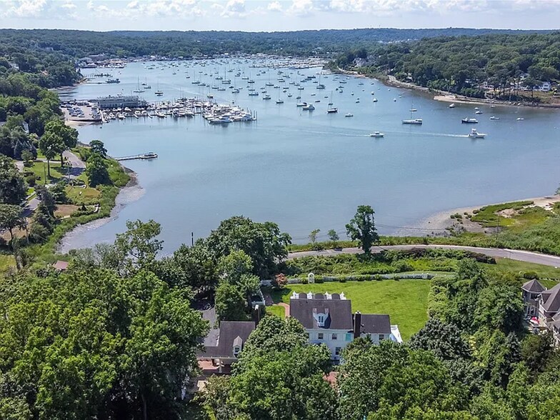 More Photos Of 158 E Shore Rd, Halesite Specialty For Sale