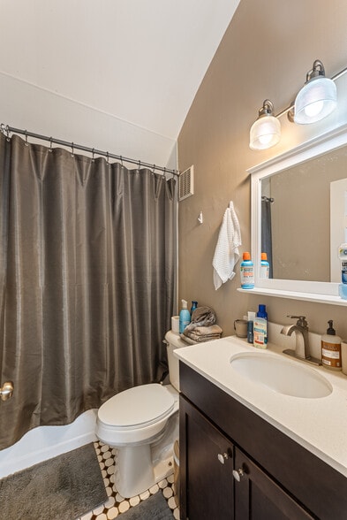 More Photos Of 1733 W Clinch Ave, Knoxville Apartments For Sale