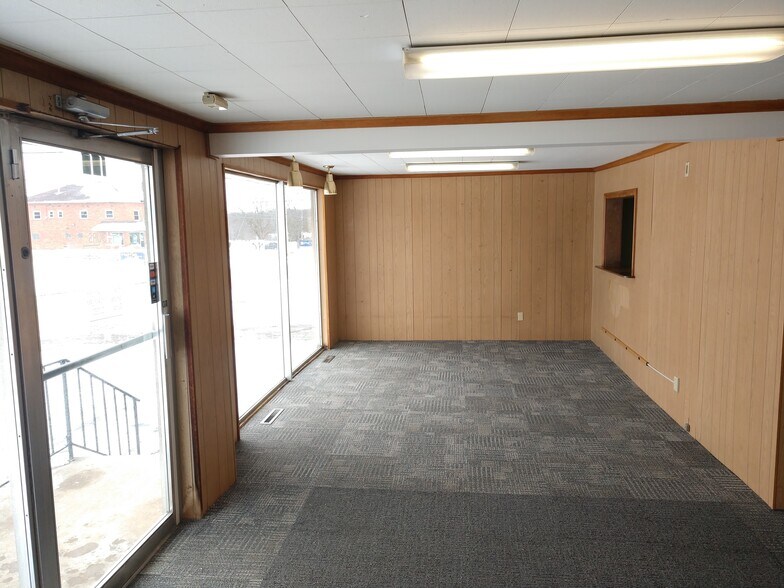 More Photos Of 152 Churchill Hubbard Rd, Youngstown Freestanding For Lease