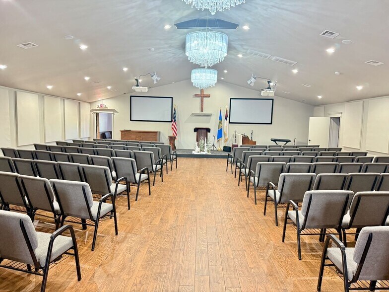 More Photos Of 450 E Main St, Yukon Religious Facility For Sale