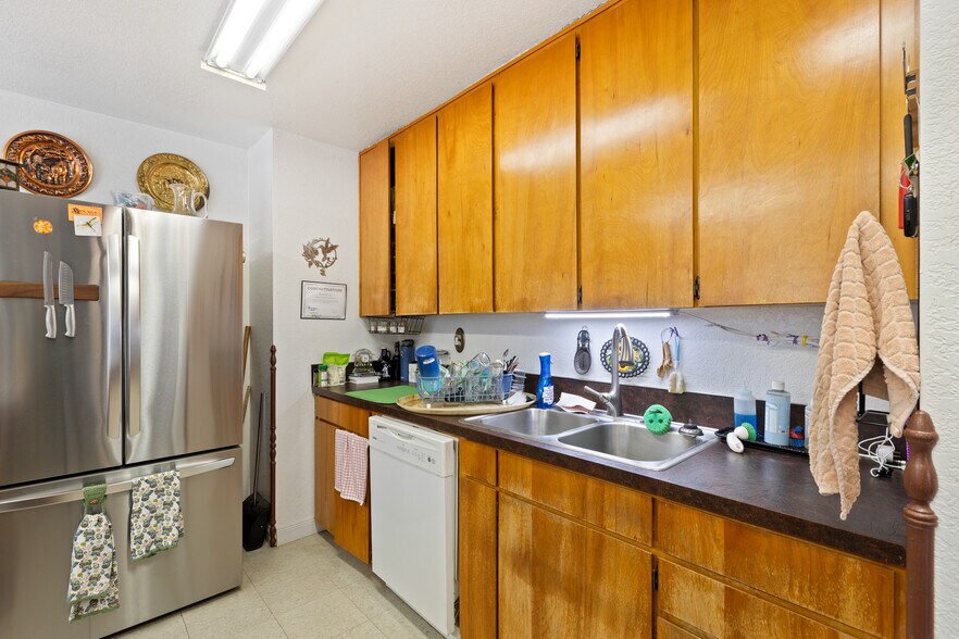 More Photos Of 5565 NE Stephens St, Winchester Auto Repair For Sale