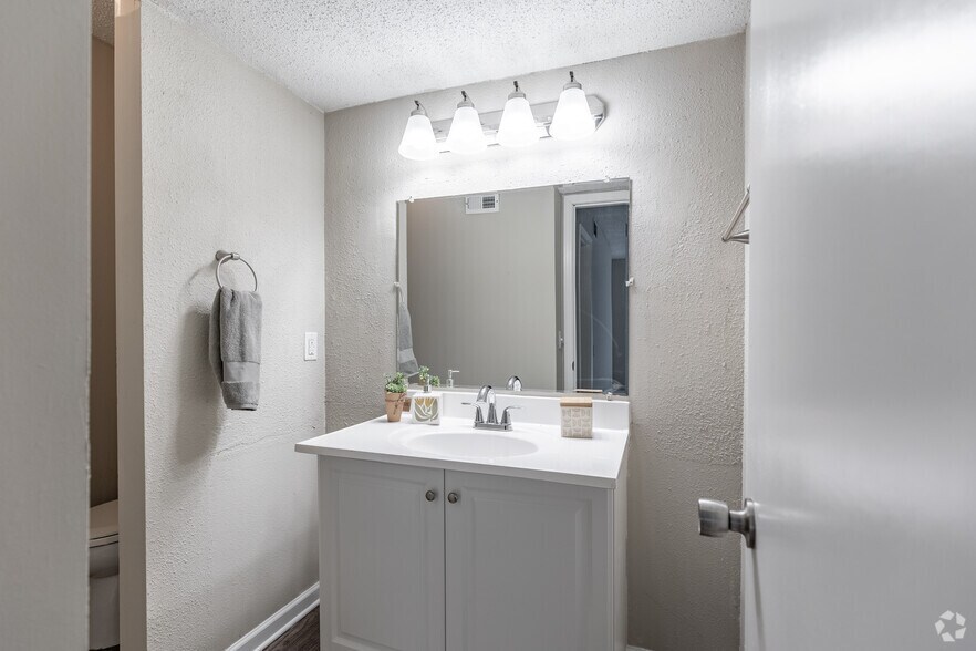 More Photos Of 1150 Vultee Blvd, Nashville Apartments For Sale