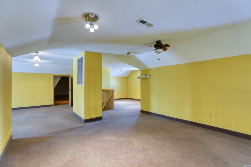 More Photos Of 908-914 Allen St, Springfield Storefront Retail Office For Sale